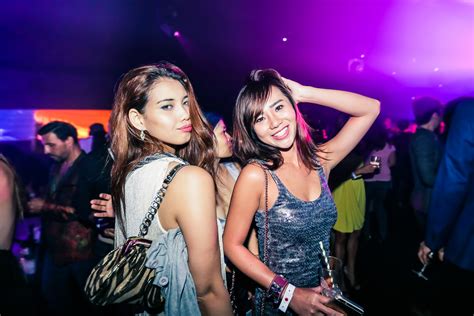singapore nightlife and girls.